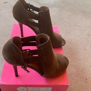 Brown 5in suede bootie,